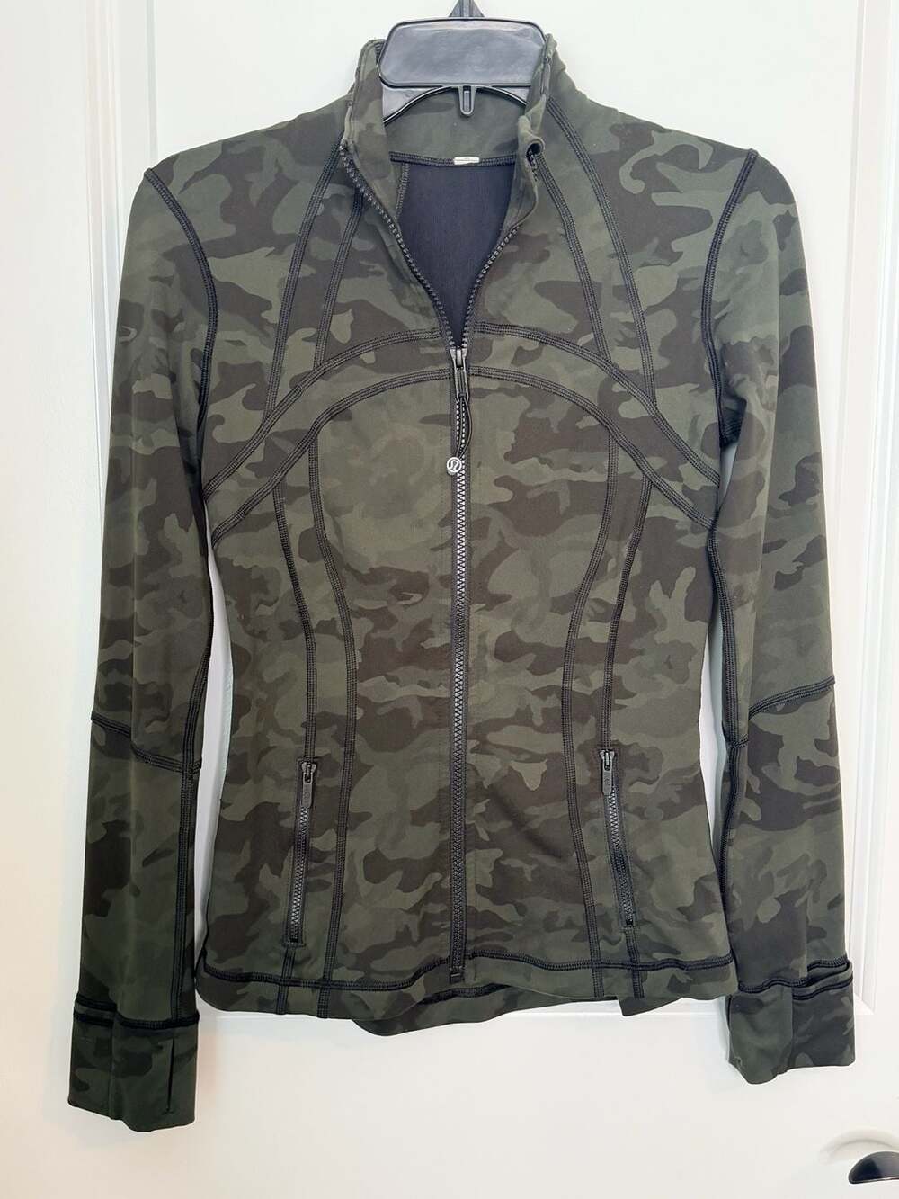 Lululemon Define Jacket in Camo Print Size 4